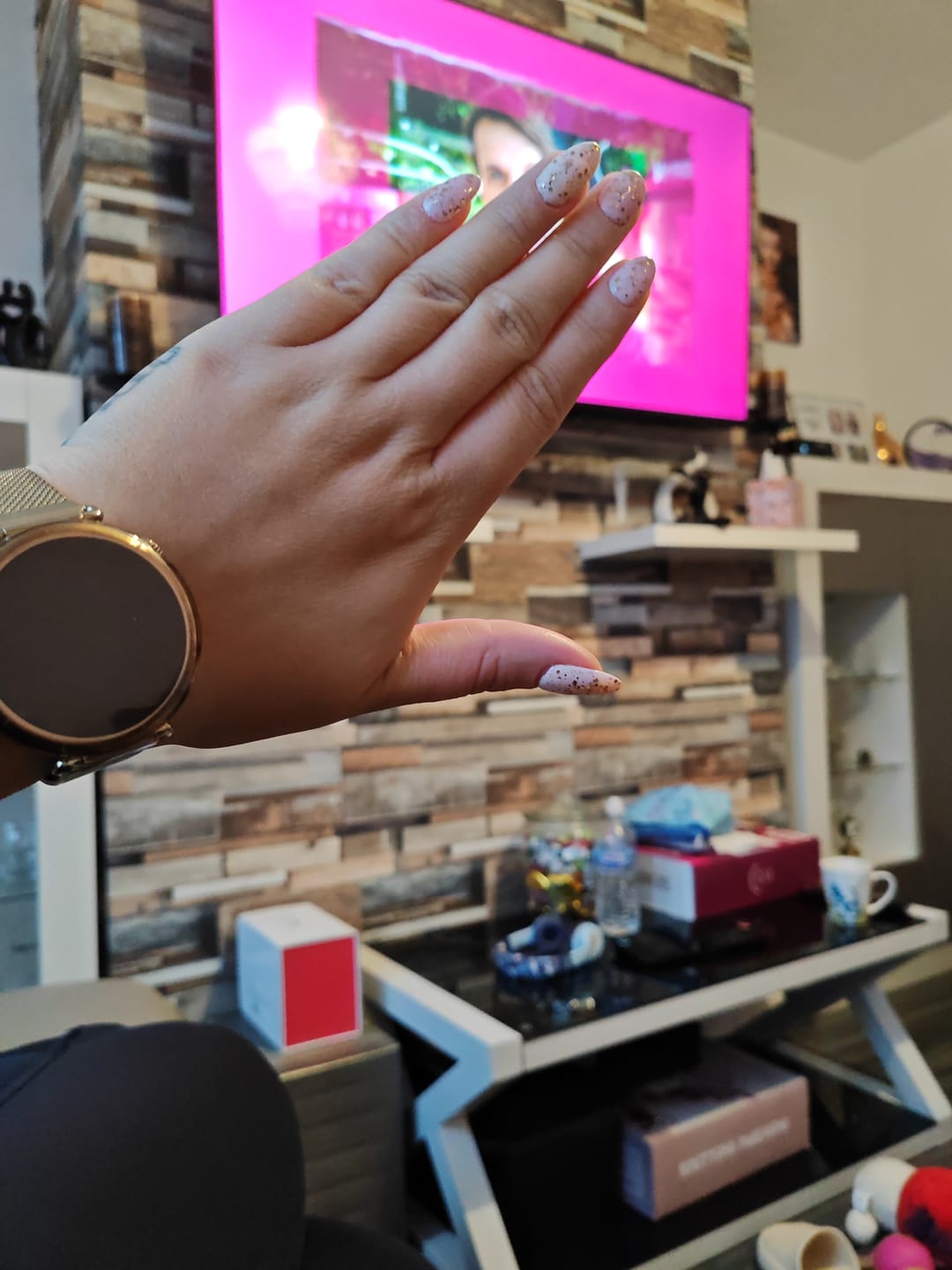 Customer photo review of Semilac UV Gel Polish Starter Set LOVE ME 48W Lamp- 3 Full Size Colours Included!
