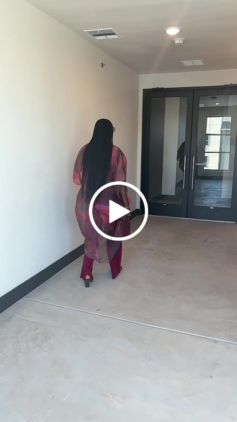 Customer video review of NAYA (BURGUNDY)