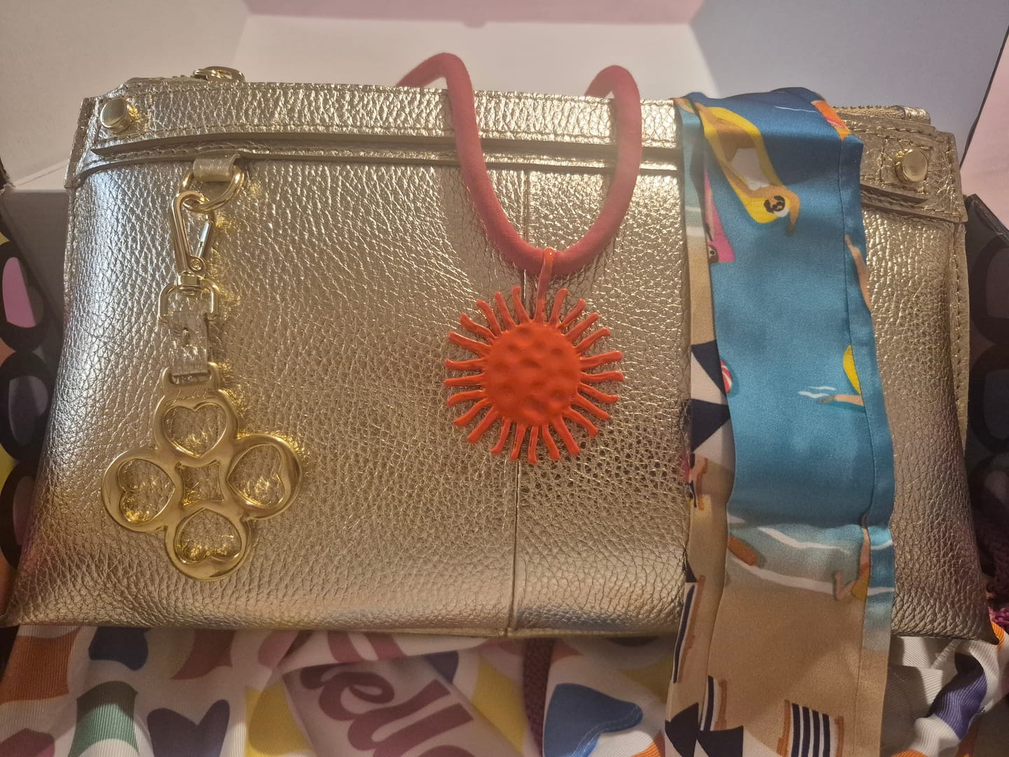 Customer photo review of BORSA SOFY BAGUETTE SHINE PLATINO