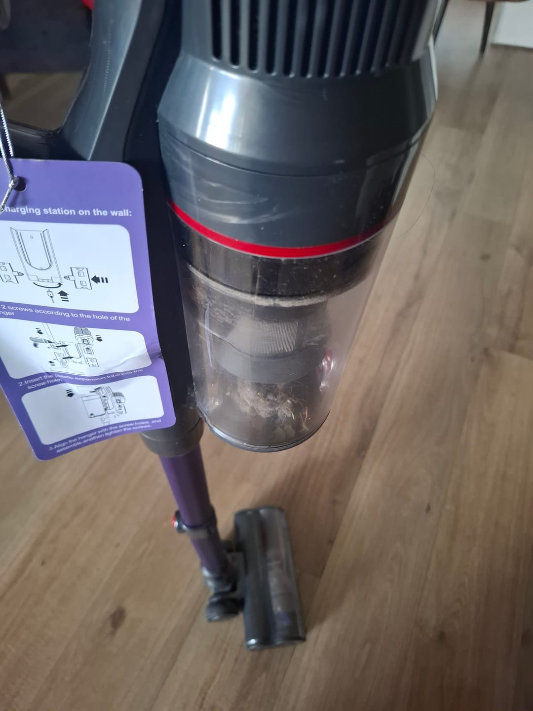 Customer photo review of Krachtige steelstofzuiger met automatische stofherkenning / Tot 60 minuten gebruiksduur / Zakloze stofzuiger voor tapijt, harde vloeren en dierenharen / 480W