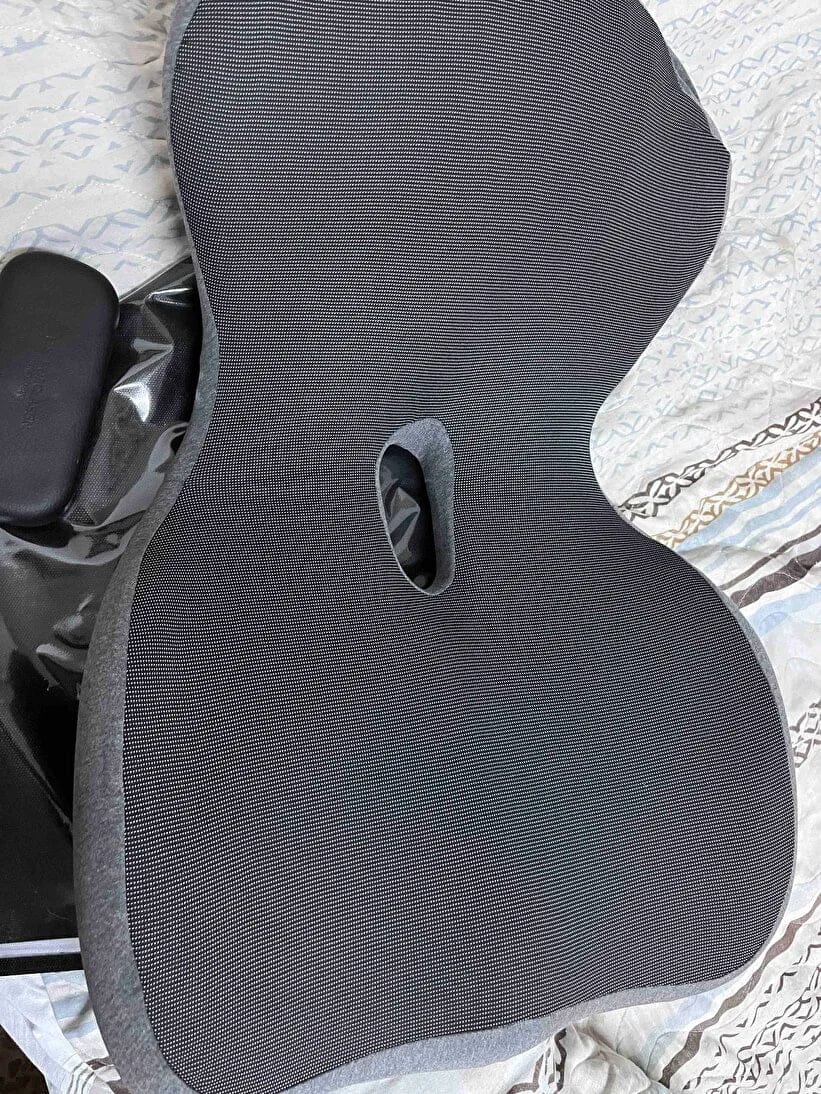 Customer photo review of Pillowen Ergonomik Ofis ve Araç Oturma Yastığı Visko Ortopedik Sırt Destek Minderi