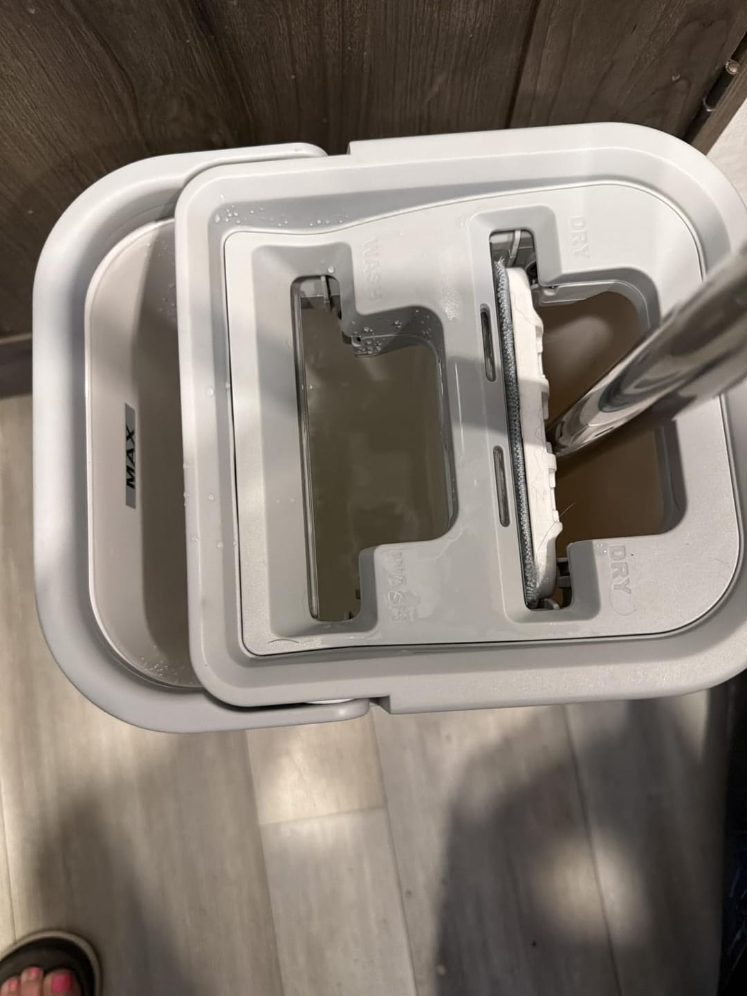 Customer photo review of Flat Mop and Bucket Set with Wringer — Dual Chamber Dry & Wet Separation, 3 Washable Microfiber Pads, Stainless Steel Handle