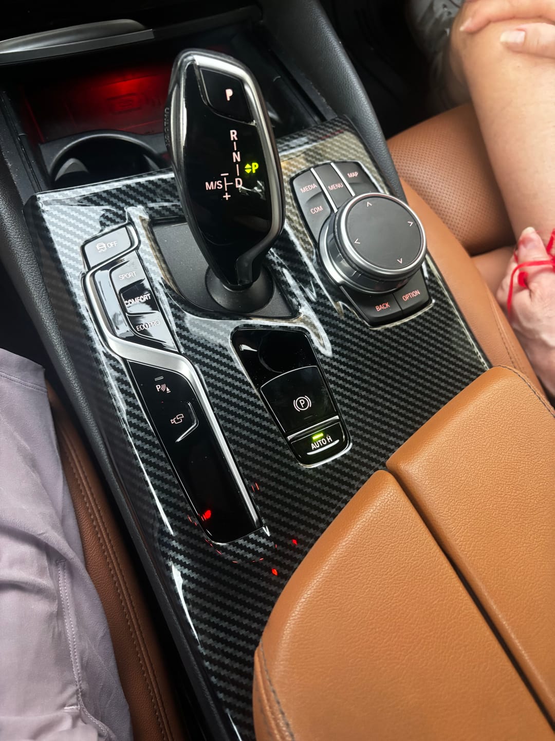 Customer photo review of SPCRSO ABS Carbon Fiber Gear Shift Panel Trim for BMW 5 Series G30 G31 G38 2017–2023