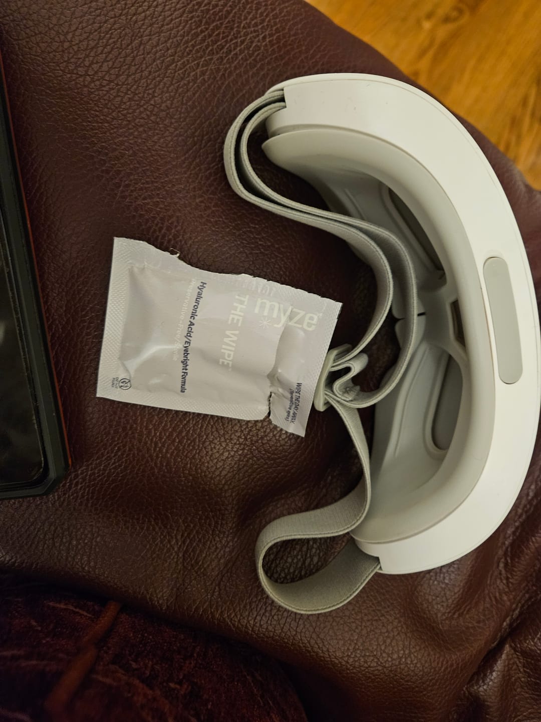 Customer photo review of The Wipe™ HA/EB (for sensitive eyes)