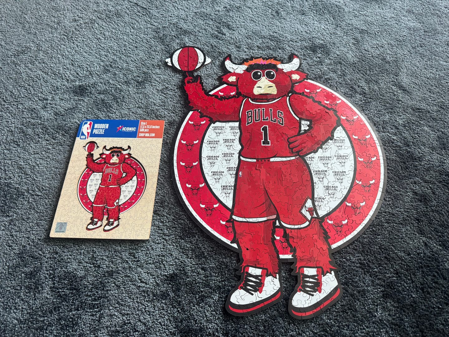 Customer photo review of Chicago Bulls™ Mascota Rompecabezas de Madera