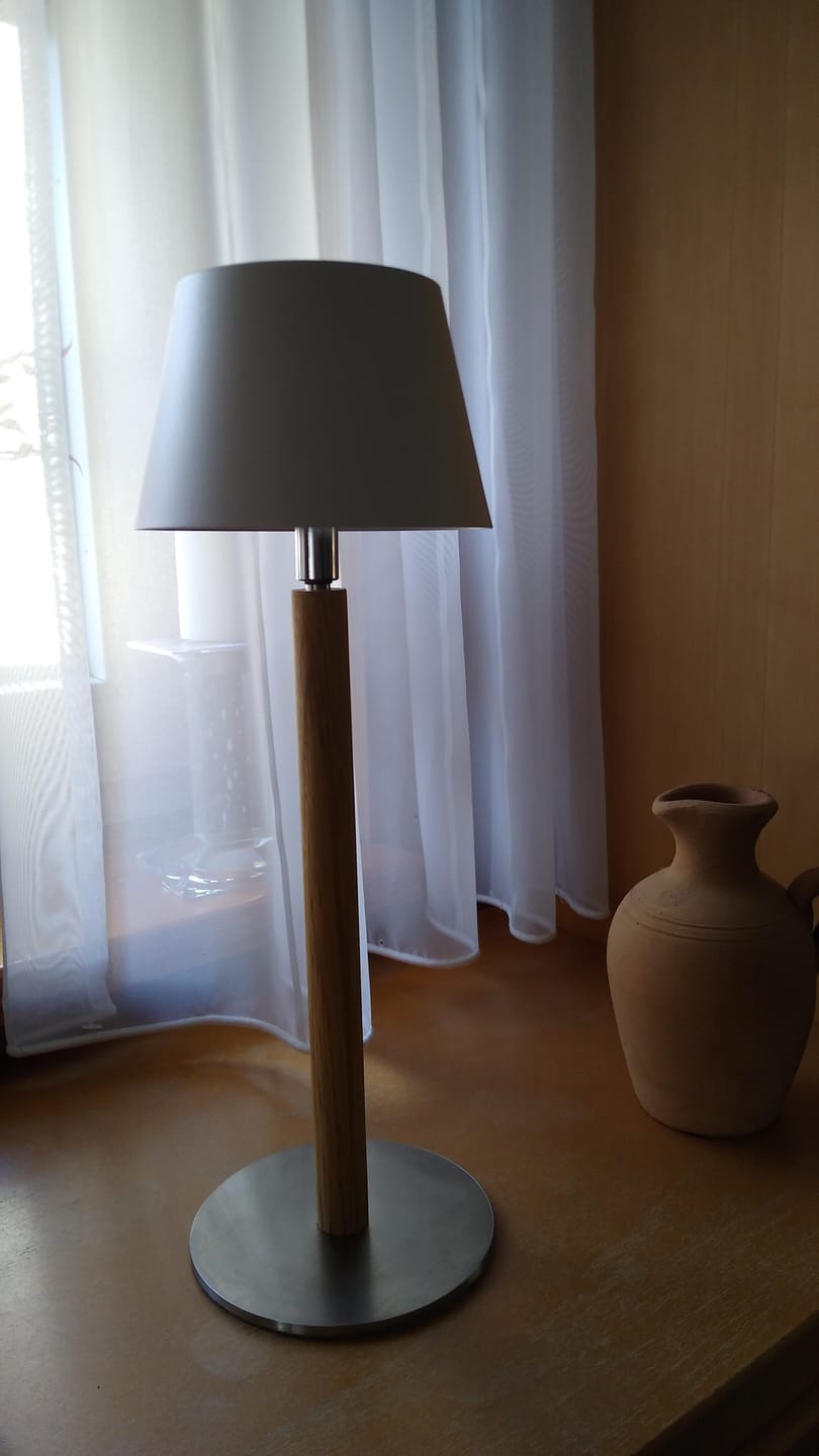 Customer photo review of Akku Tischleuchte, Massivholz, skandinavischer Stil, Eiche - Nala