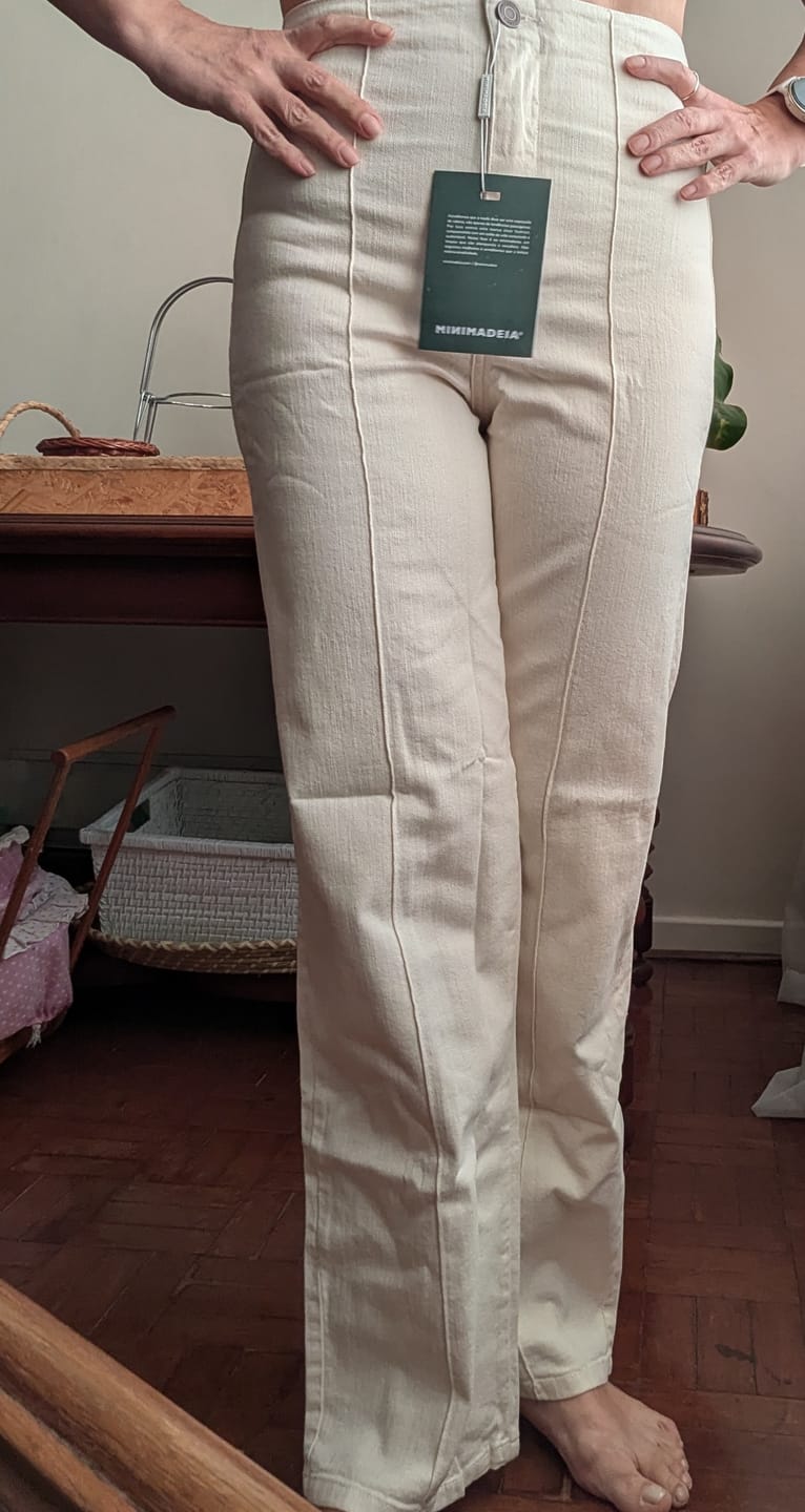 Customer photo review of Calça Jeans Reta Mandacaru Bege Natural