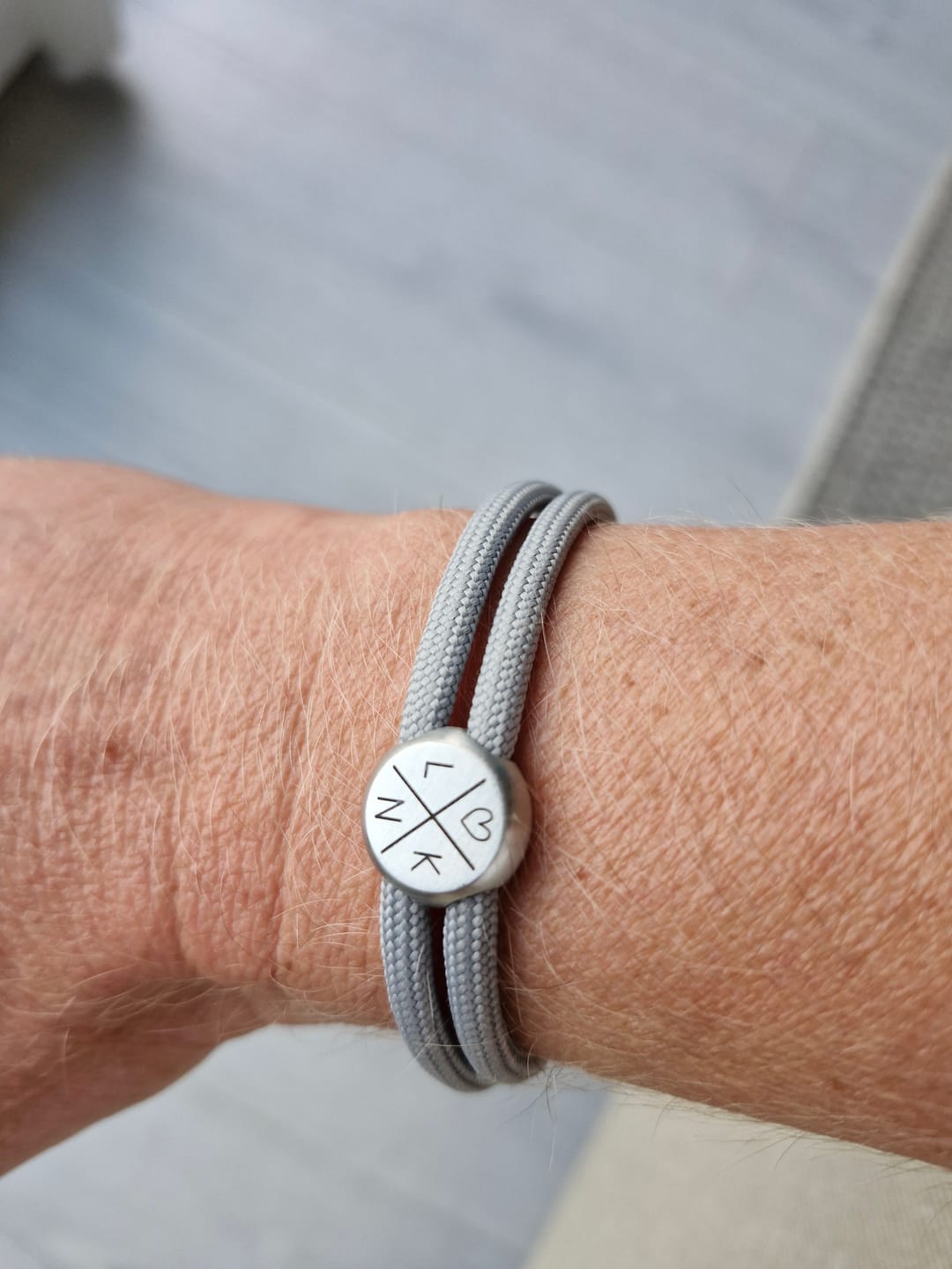 Customer photo review of Gravur Armband GRANDE MAUI SYMBOL & INITIALEN