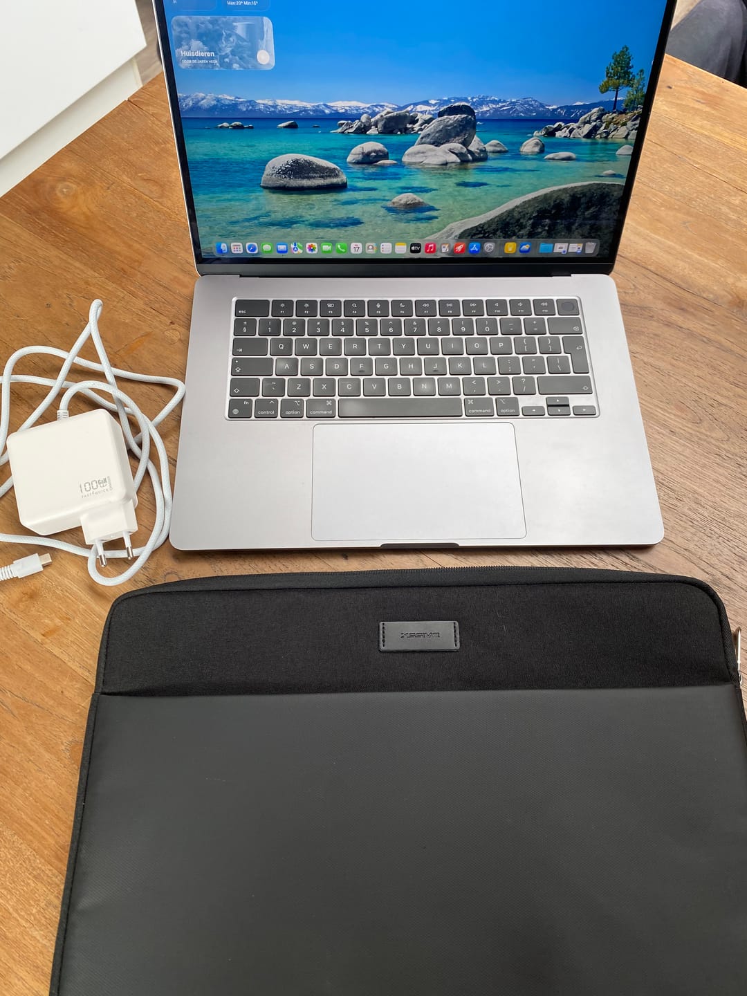 Customer photo review of Macbook Air M2 15,3" Liquid Retina Display | 8-core M2 | 512GB SSD  | 8 GB RAM | (2023)