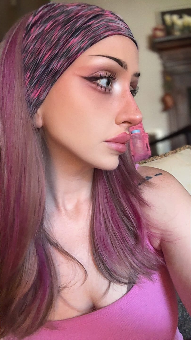 Customer photo review of 20" NEW Sport Pony Wig - Blush Frost (S)