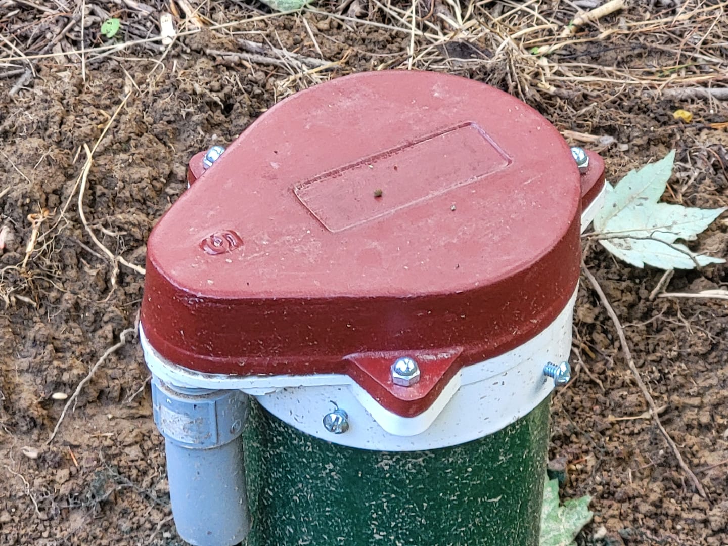 Customer photo review of WCOP Series Sanitary Aluminum Top Watertight Well Cap with Conduit Tapping and Vent and Optional Ground Lug– PVC Base