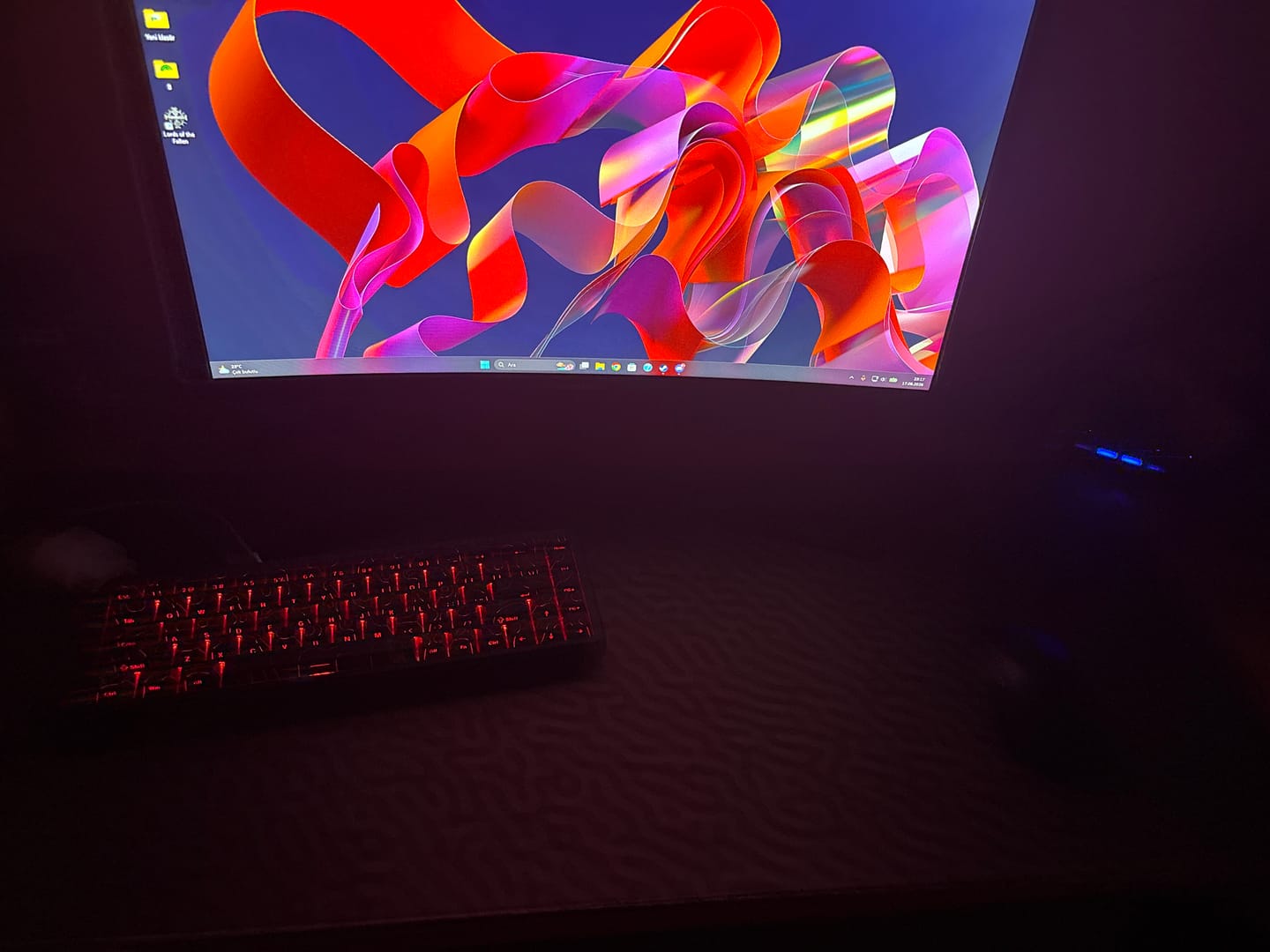 Customer photo review of Wraith Studio Jungle Maze Deskmat