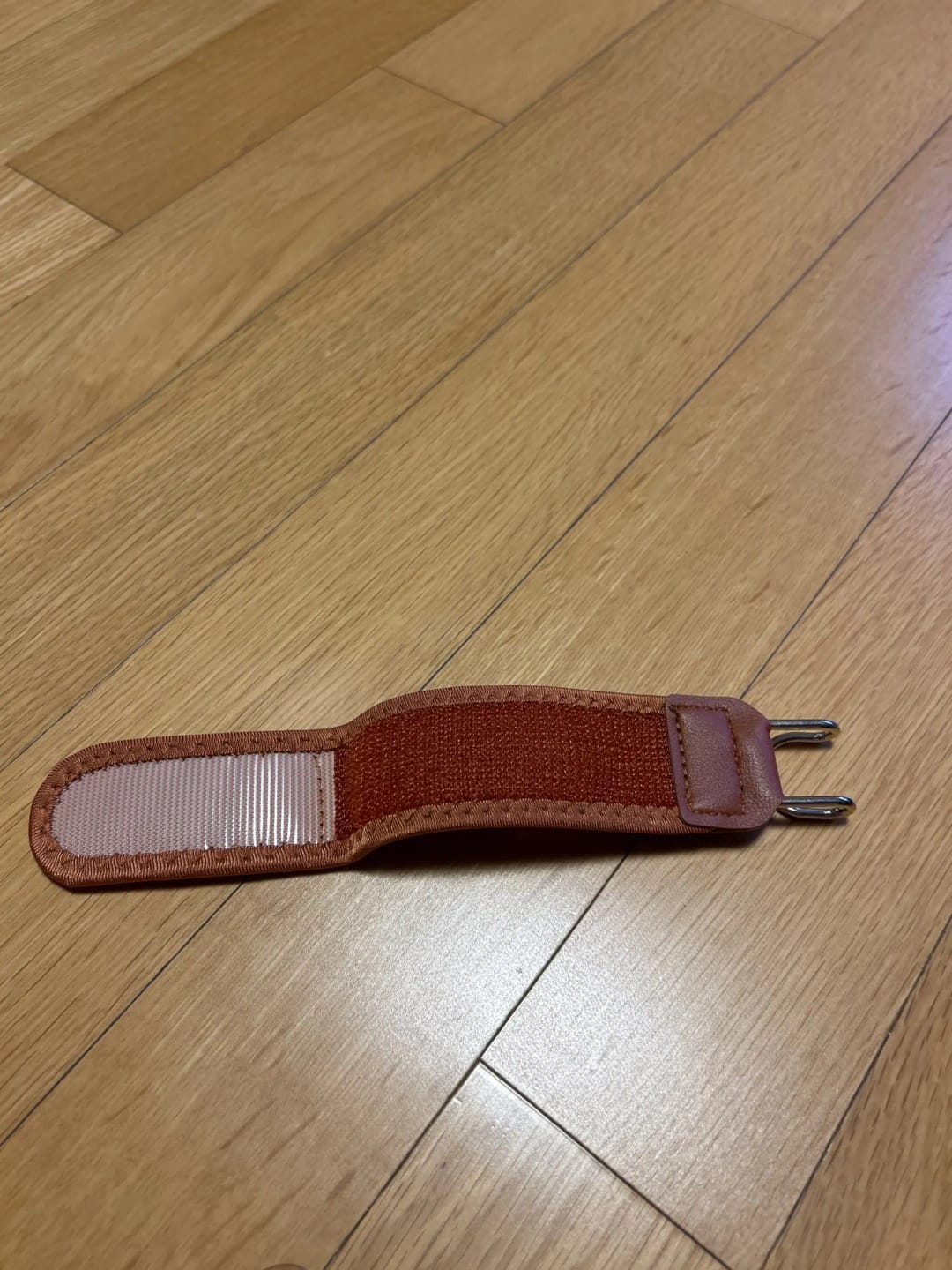 Customer photo review of Hitch™ Invisible No-Buckle Belt – Elastic Stretch Belt for Jeans & Pants (2-Pack)