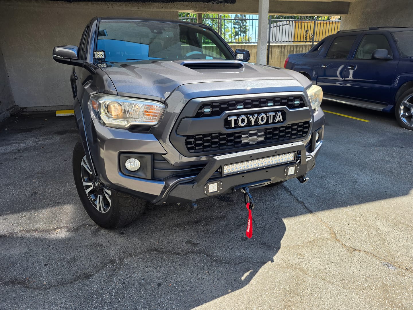 Customer photo review of OPENROAD 13,500lbs electric winch with Synthetic Rope - Panther Series 3S