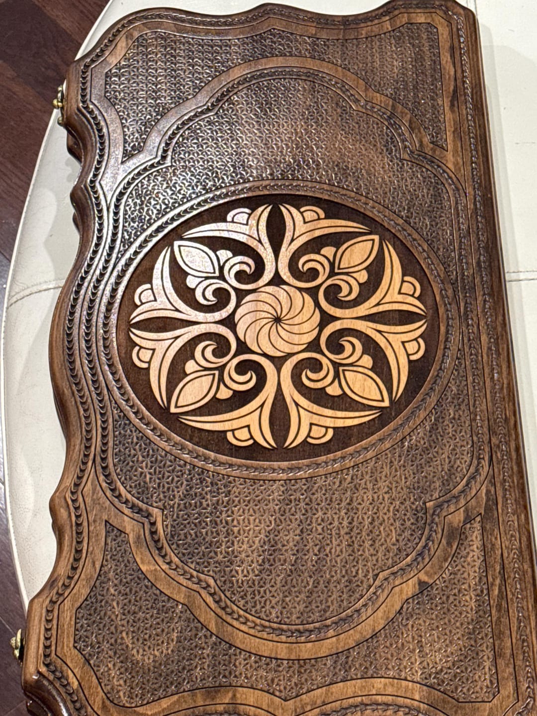Customer photo review of Ornamental Backgammon With Copyrighted Contour Outline