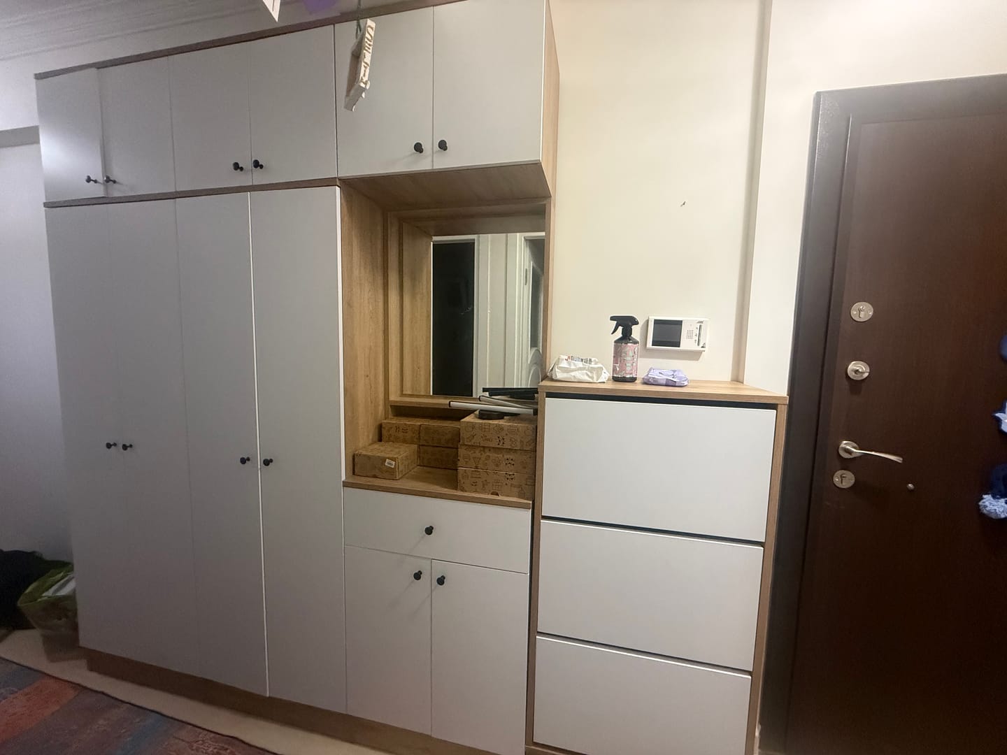 Customer photo review of Rani EA142 Portmanto Çekmeceli Aynalı Askılı Ayakkabılık Vestiyer Sepet Ceviz - Beyaz
