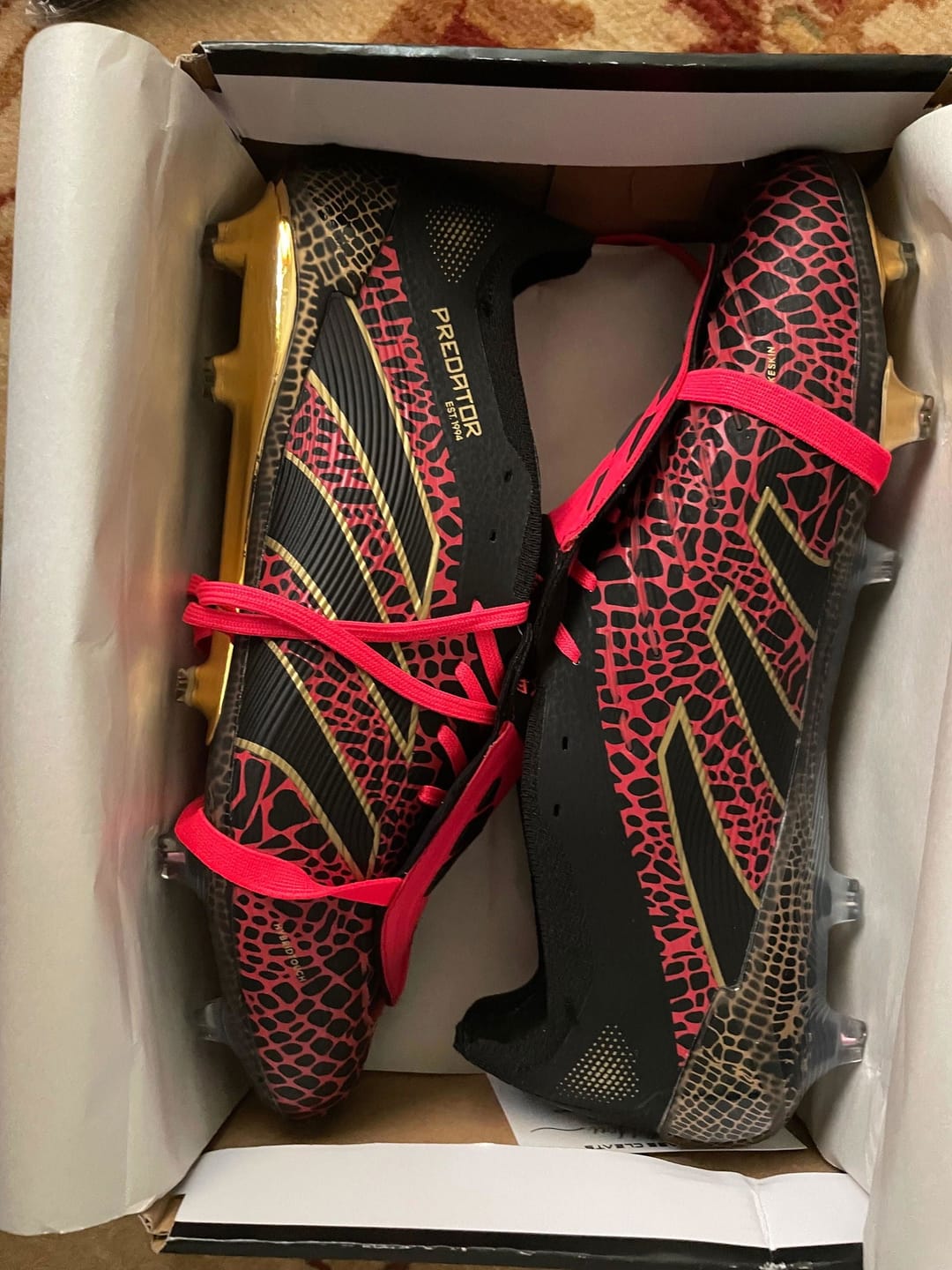 Customer photo review of Phantom 6 Low Elite SG Scary Good