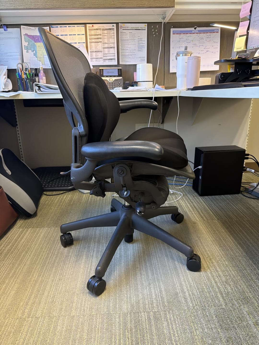 Customer photo review of Pillowen Ergonomik Ofis ve Araç Oturma Yastığı Visko Ortopedik Sırt Destek Minderi