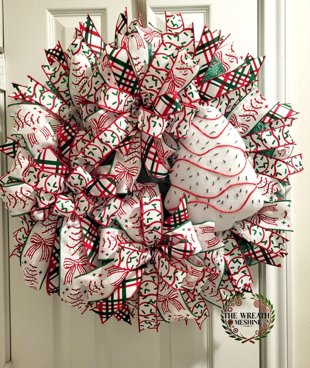 Customer photo review of 1.5"X10Yd Wavy Stripe W/Sprinkles White/Red/Emerald RGH101267