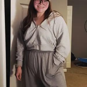 Customer photo review of Norvello™ Cropped Sweatpants