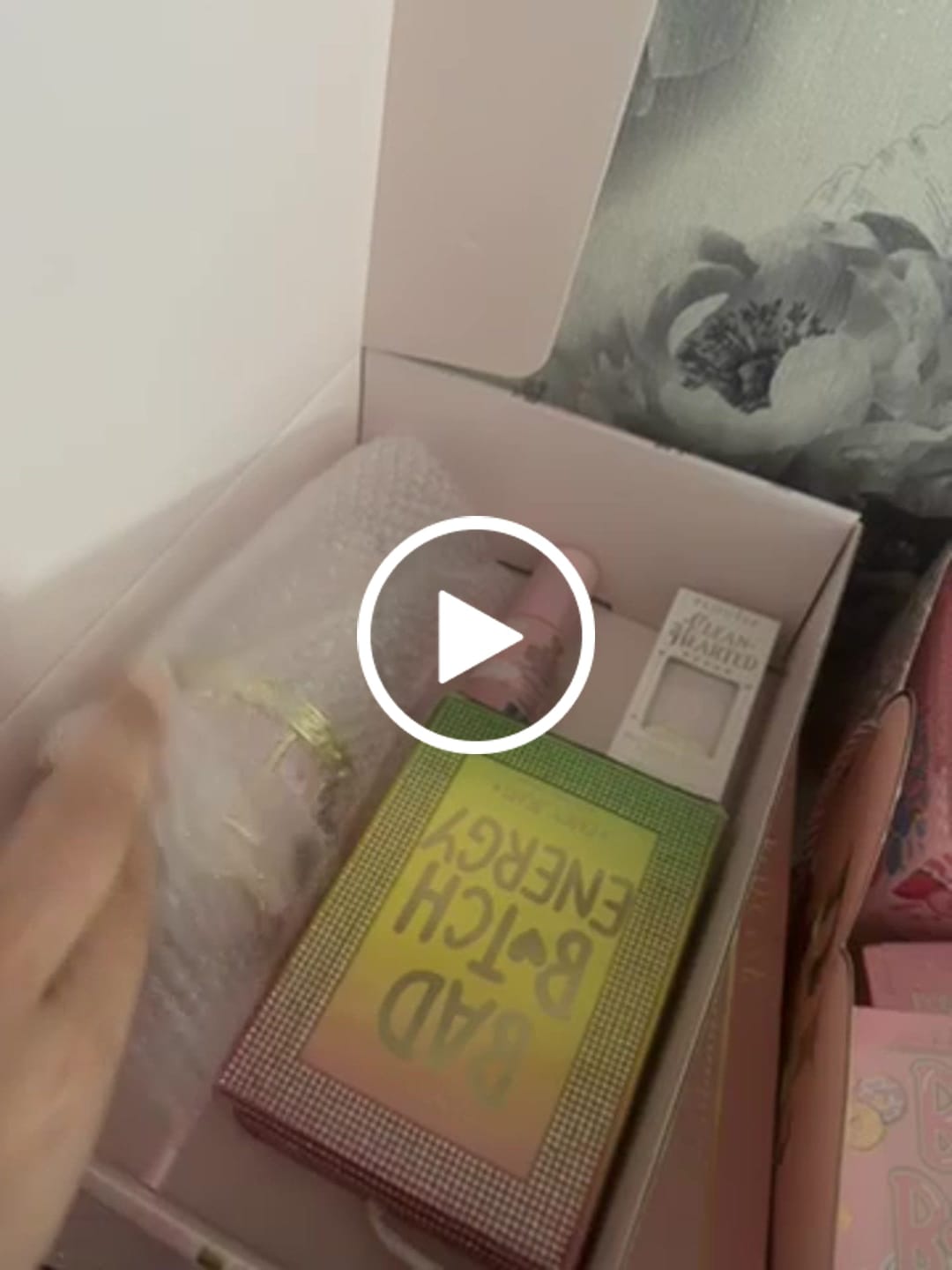 Kundevideoanmeldelse av Milkshake Cup Mystery Bundle