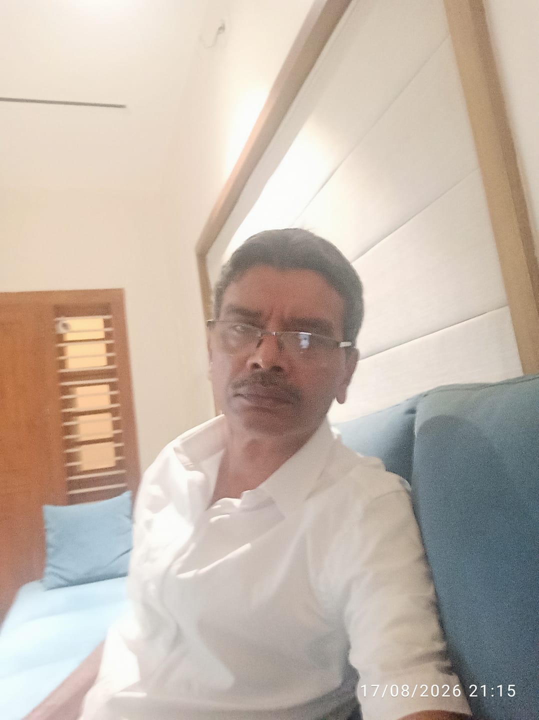 Customer photo review of Snow Field - 100% Cotton Formal White Shirt For Men | Uathayam