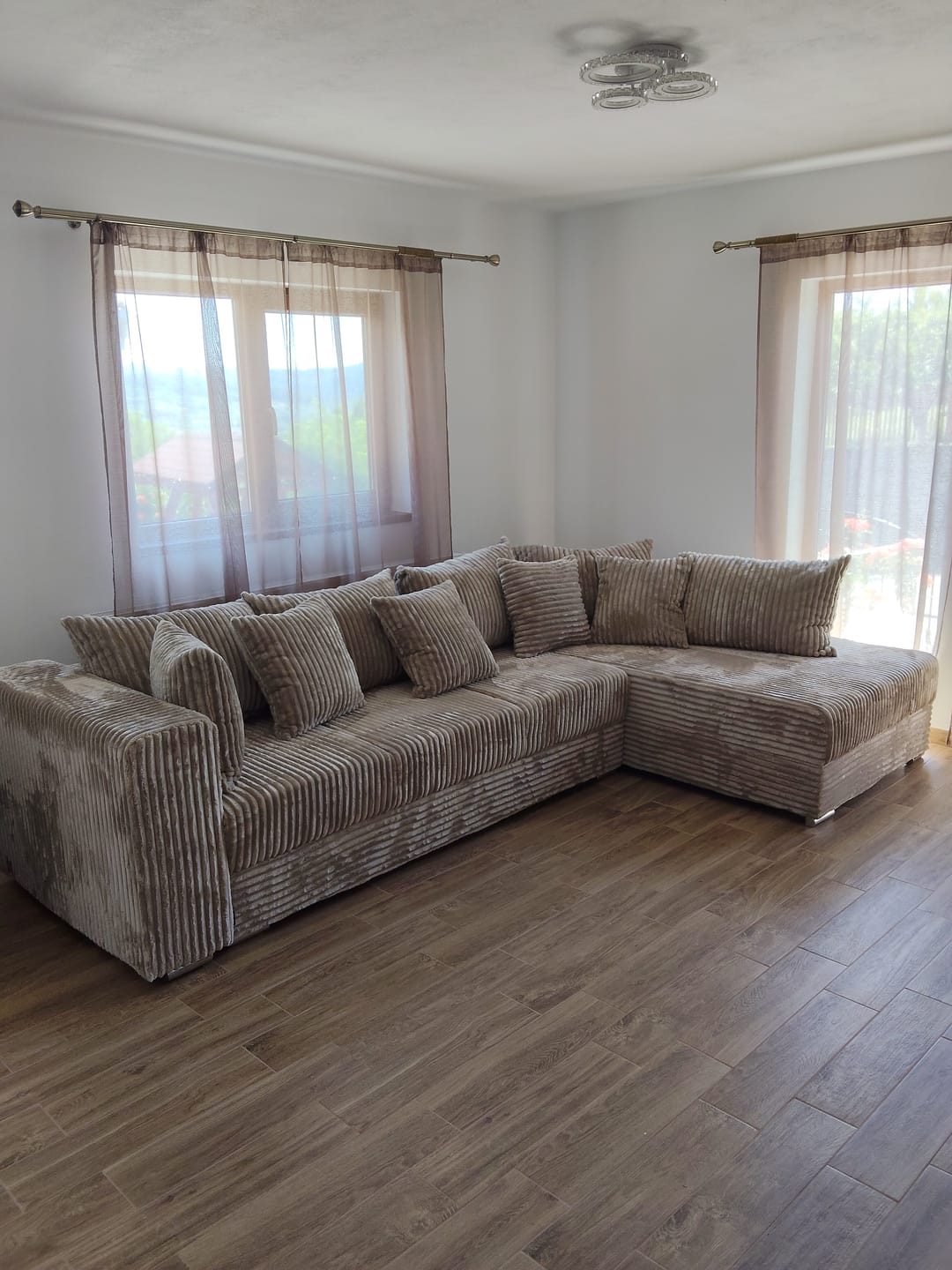 Customer photo review of Colțar extensibil dumonde cu ladă de depozitare Gloria Enjoy Beige II 320x183 cm