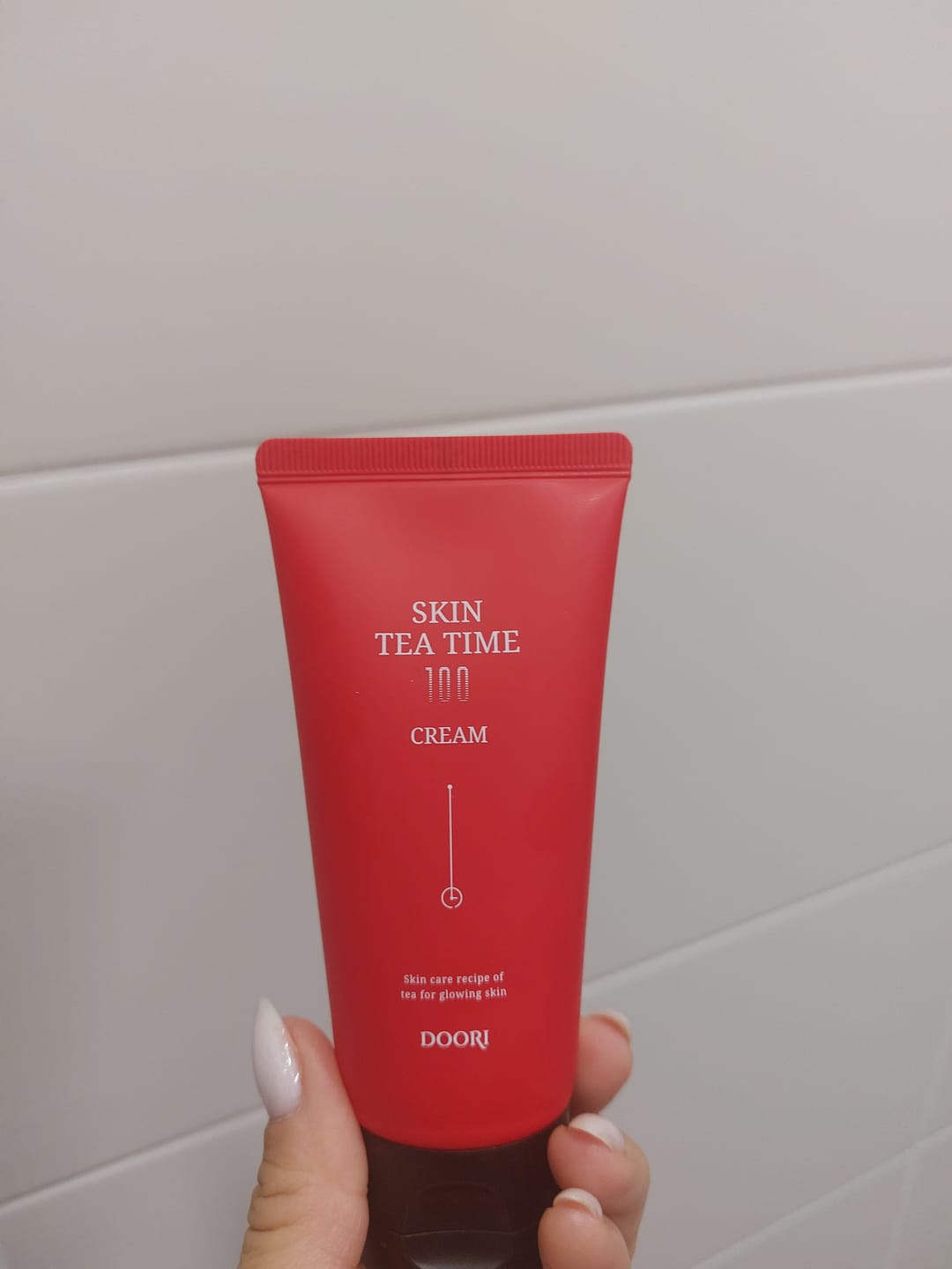 Customer photo review of Хидратиращ крем Шизандра против бръчки с фитоестрогени Doori Skin Tea Time 100 Cream