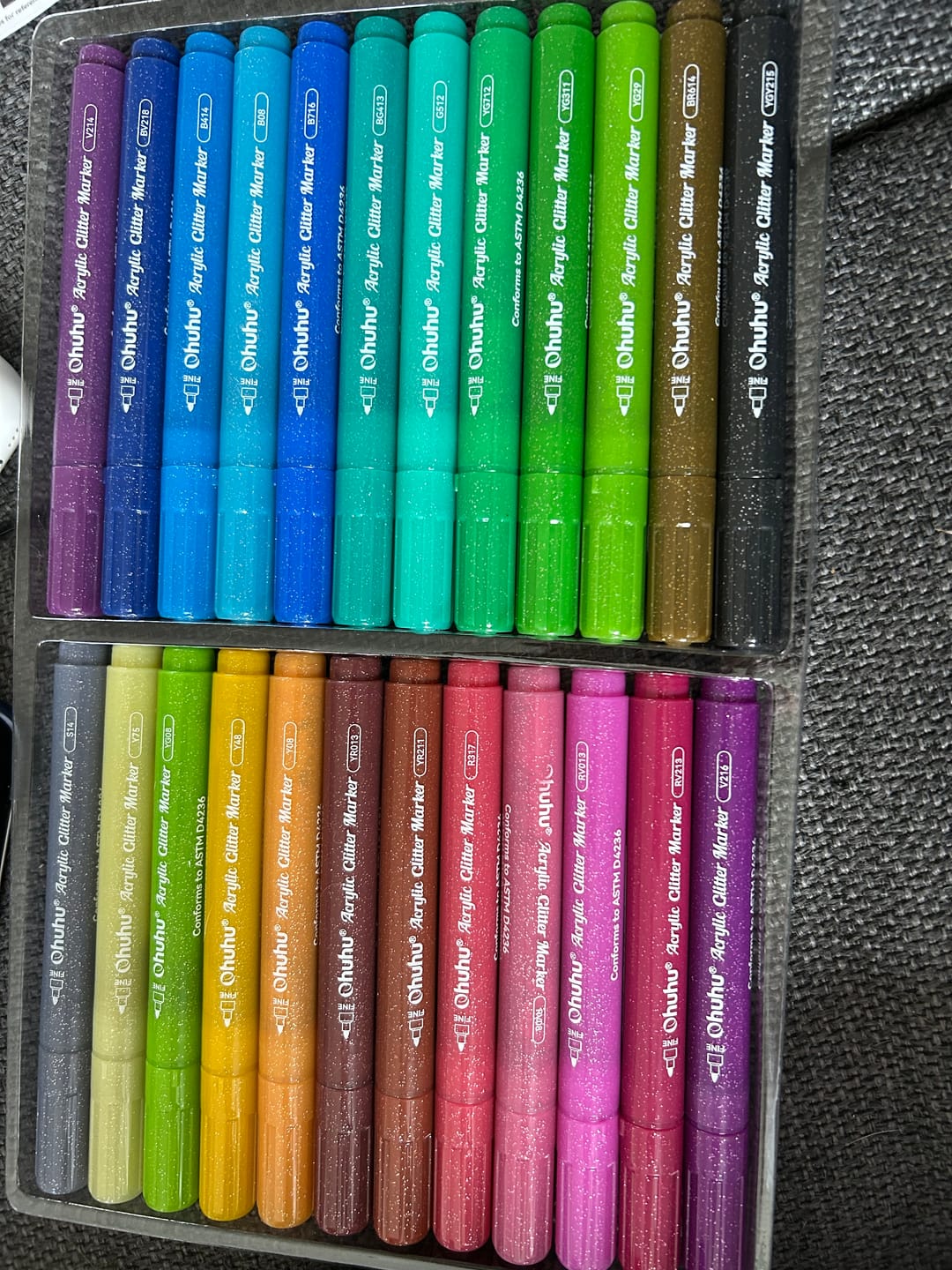 Customer photo review of Ohuhu Acrylic Metallic Glitter Markers, 24 Colors - 0.7mm & 3mm Tip Paint Pens