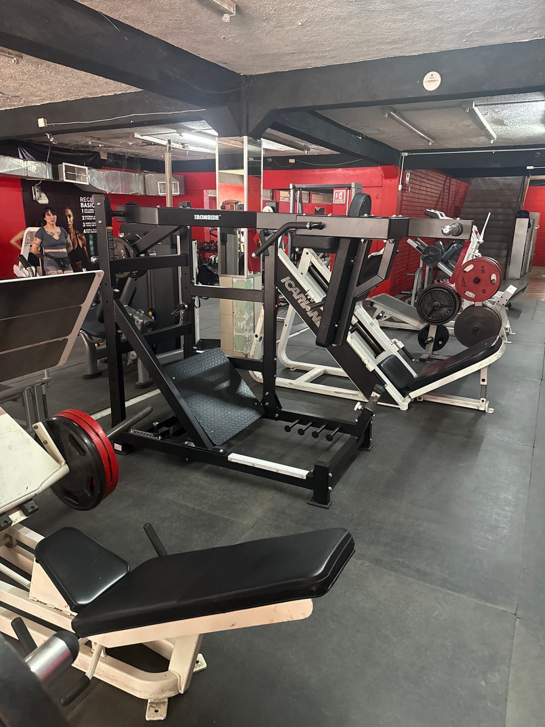 Customer photo review of IRONSIDE Infinity Pendulum Squat Machine