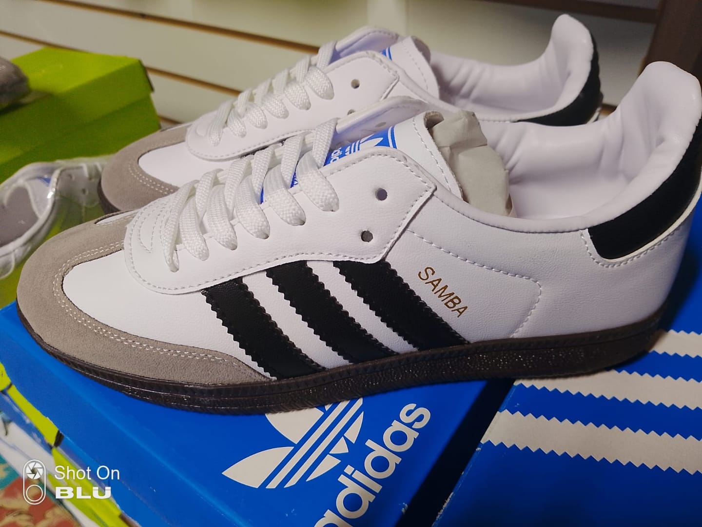 Customer photo review of Tenis Smb Blanco Negro Gris