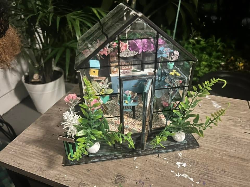 Customer photo review of The Sunflower Glasshouse