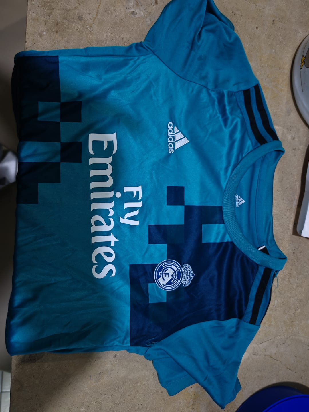 Customer photo review of Real Madrid 2017/18 Tercera para Niños - Express