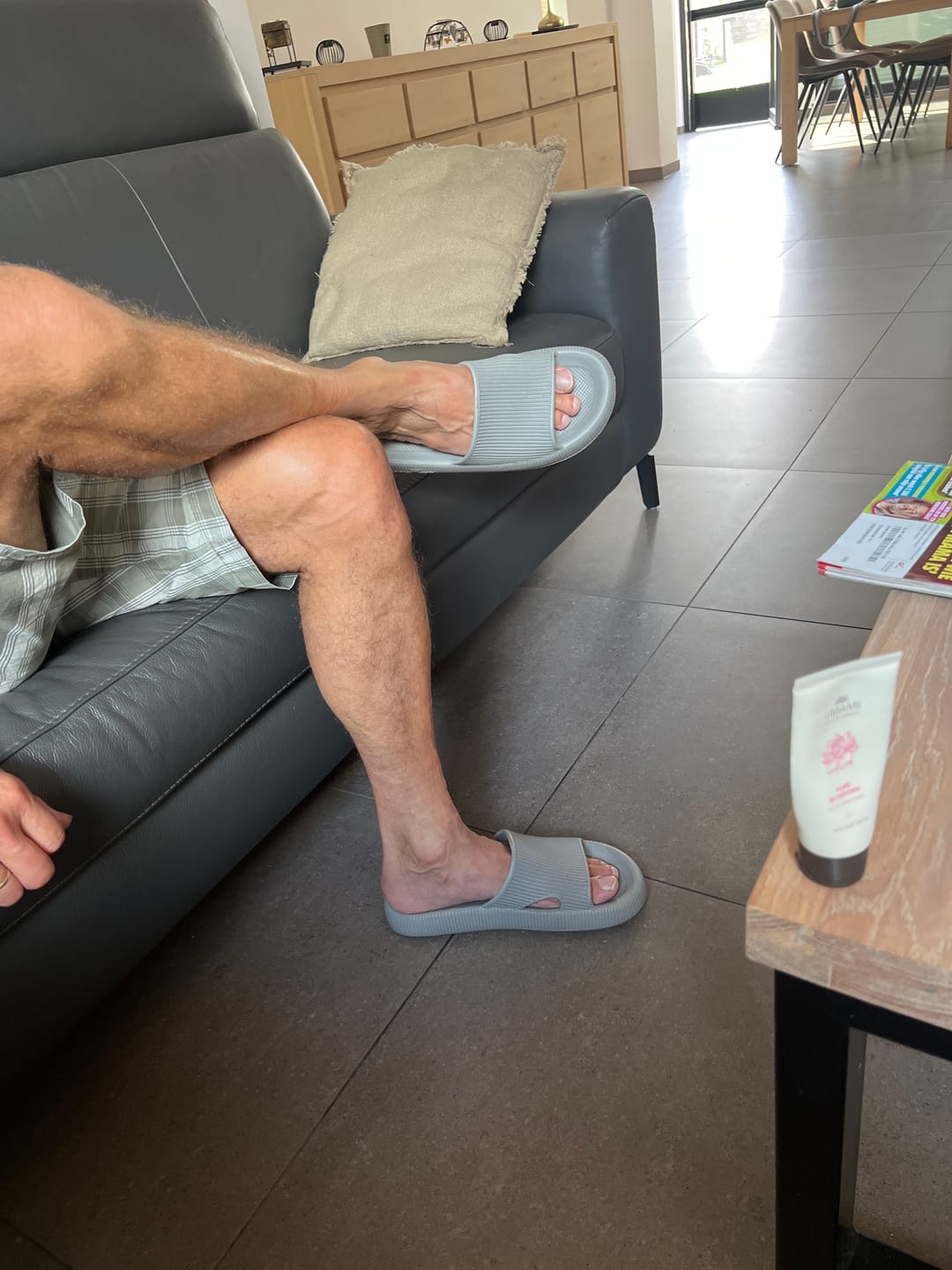 Customer photo review of HappyFlops Bogo