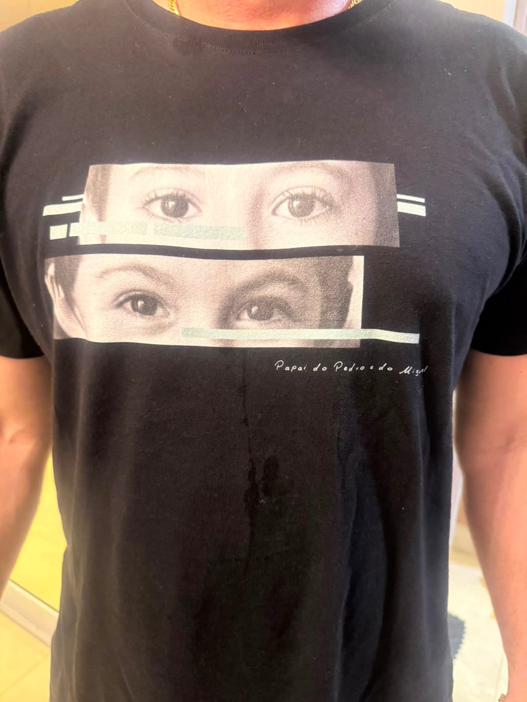 Customer photo review of Camiseta Personalizada OLHARES DOS FILHOS (Até 6) - Algodão 100%