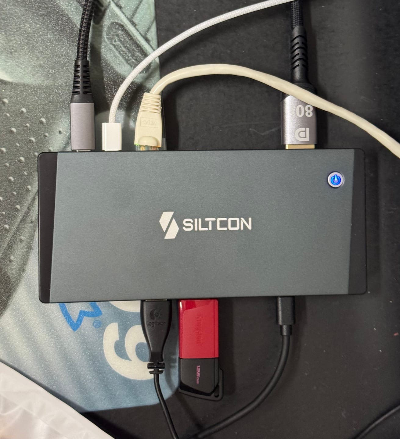 Customer photo review of Siltcon® 14 in 1 - Docking Station Laptop – 100W Adapter