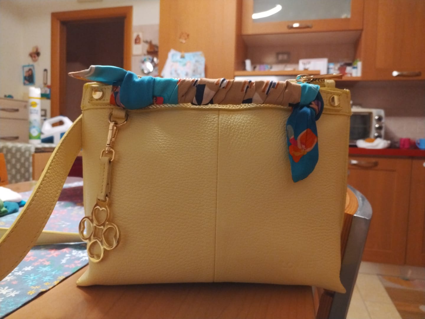 Customer photo review of BORSA MINI SOFY PELLE GIALLO PASTELLO