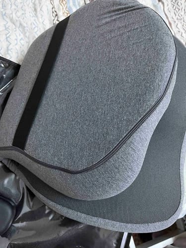 Pillowen Ergonomik Ofis ve Araç Oturma Yastığı Visko Ortopedik Sırt Destek Minderi için fotoğraflı müşteri yorumu