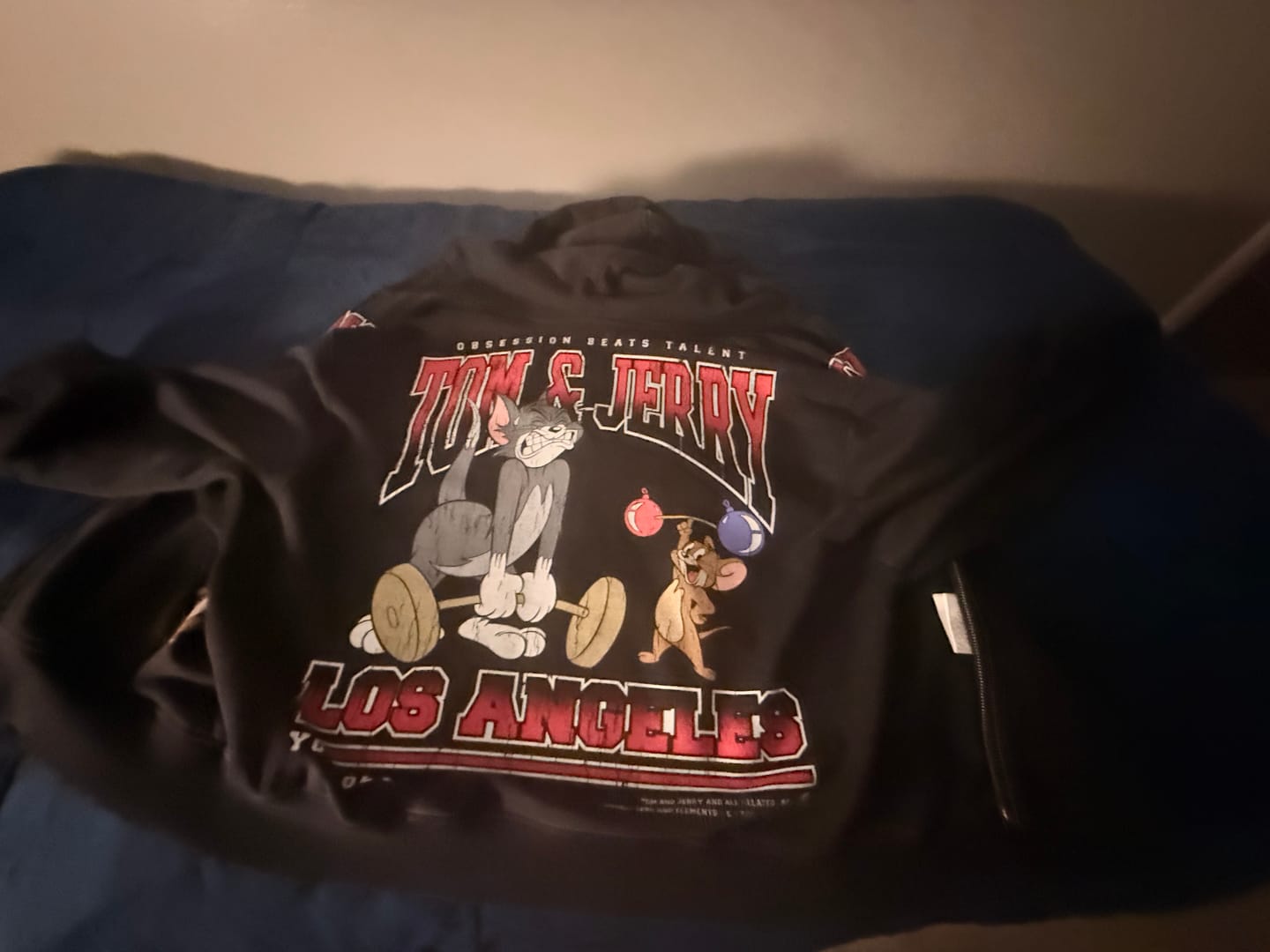 Customer photo review of 5179 - Tom & Jerry Zipup