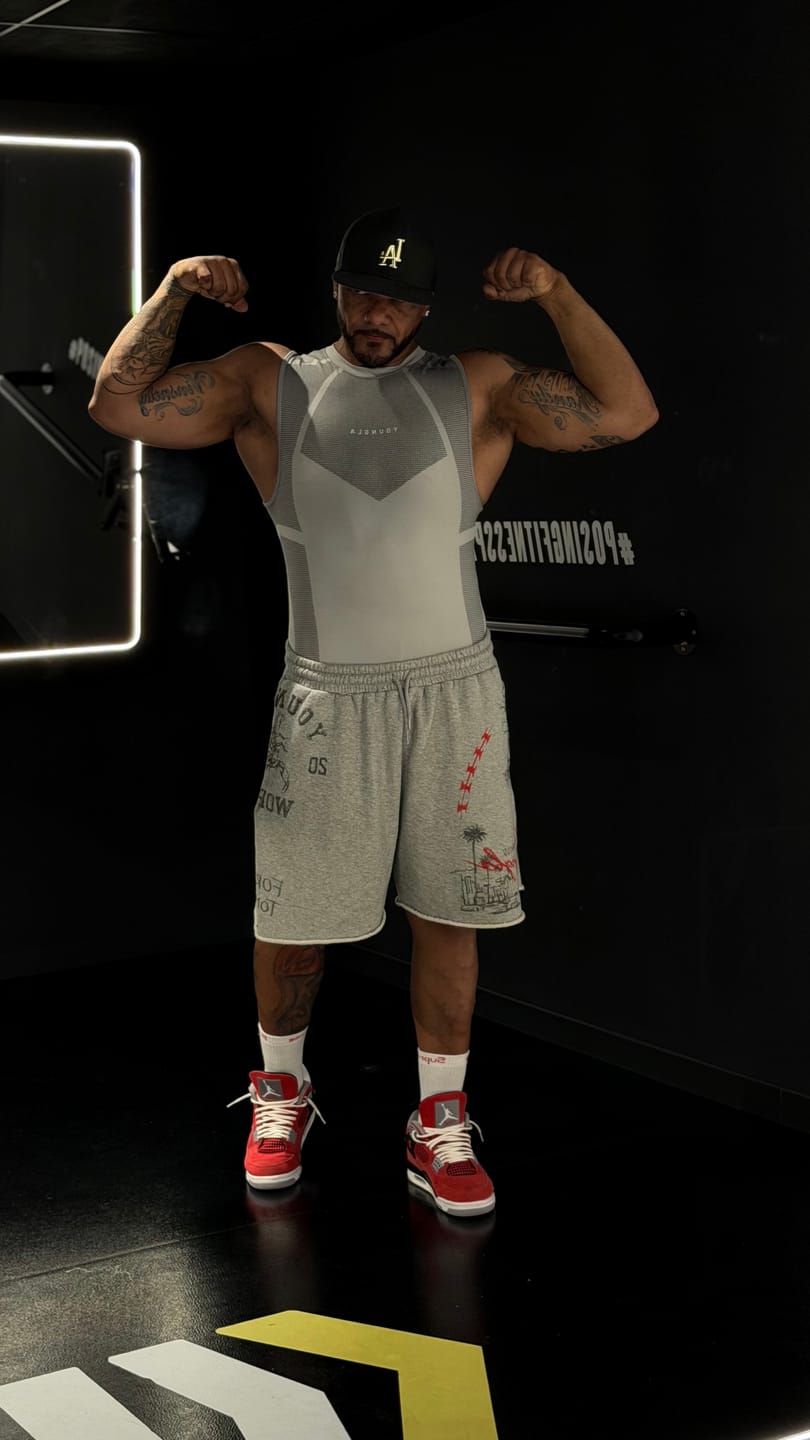 Customer photo review of 3047 - Superman Compression Tanks
