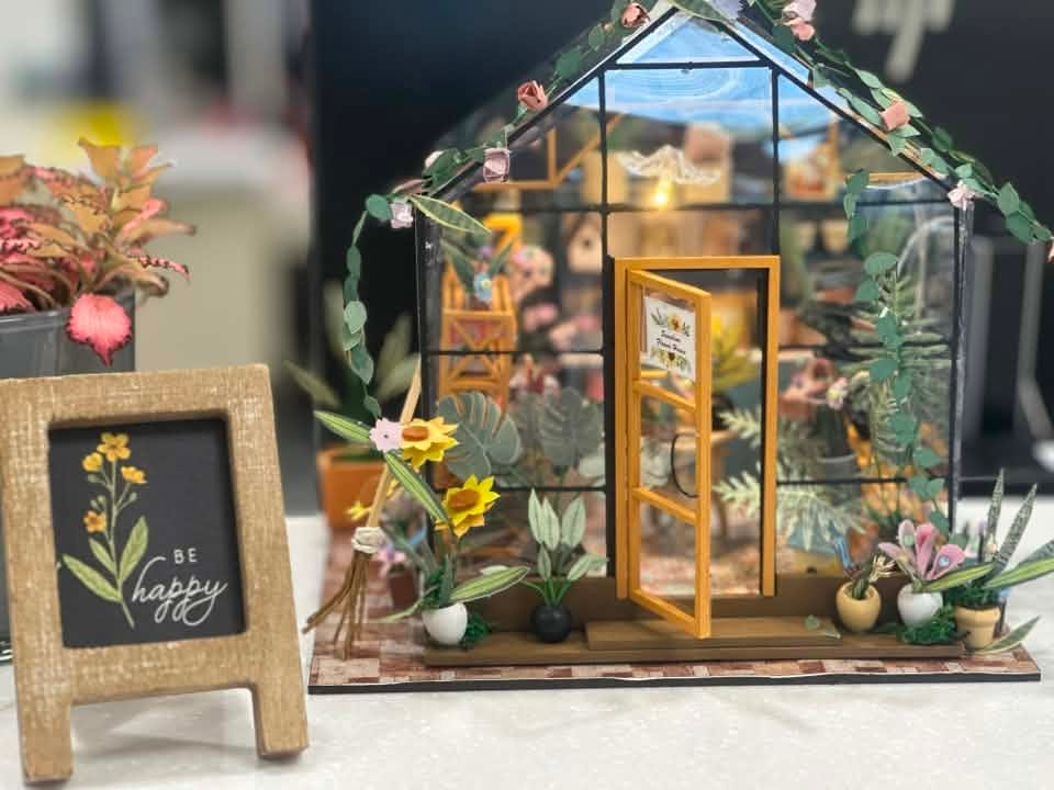 Customer photo review of The Sunflower Glasshouse