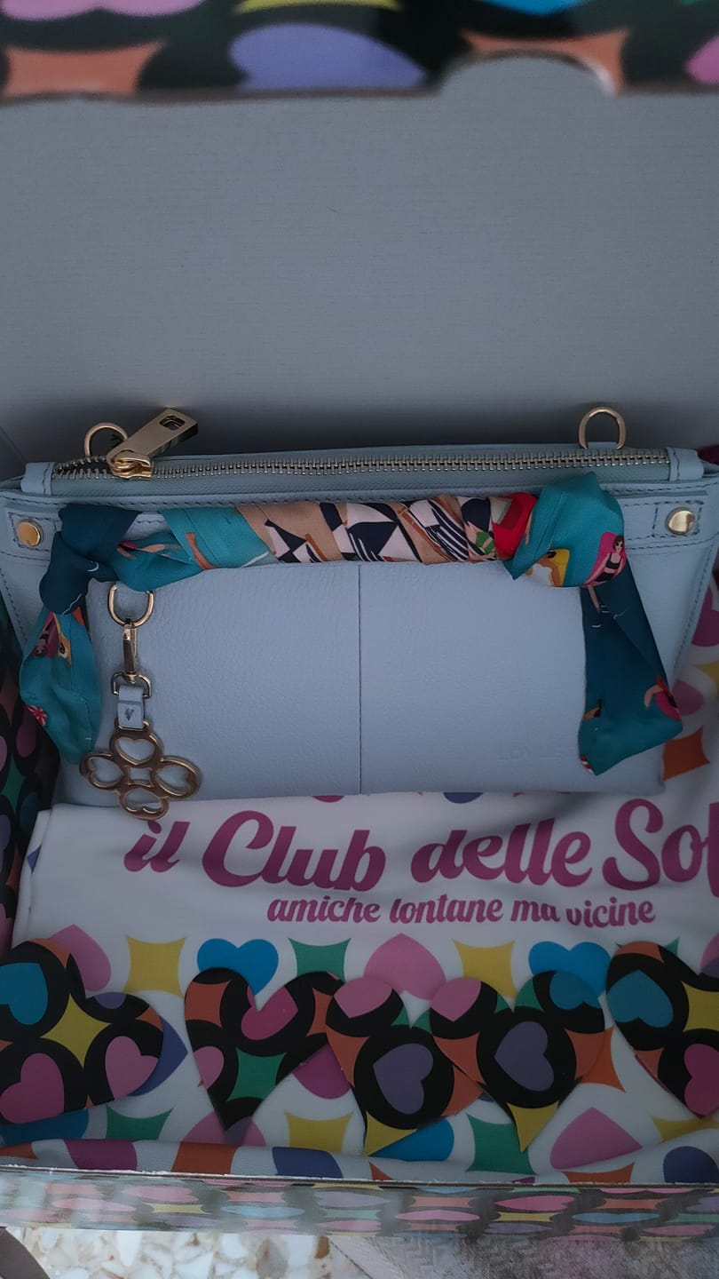 Customer photo review of BORSA SOFY BAGUETTE PELLE CELESTE PASTELLO