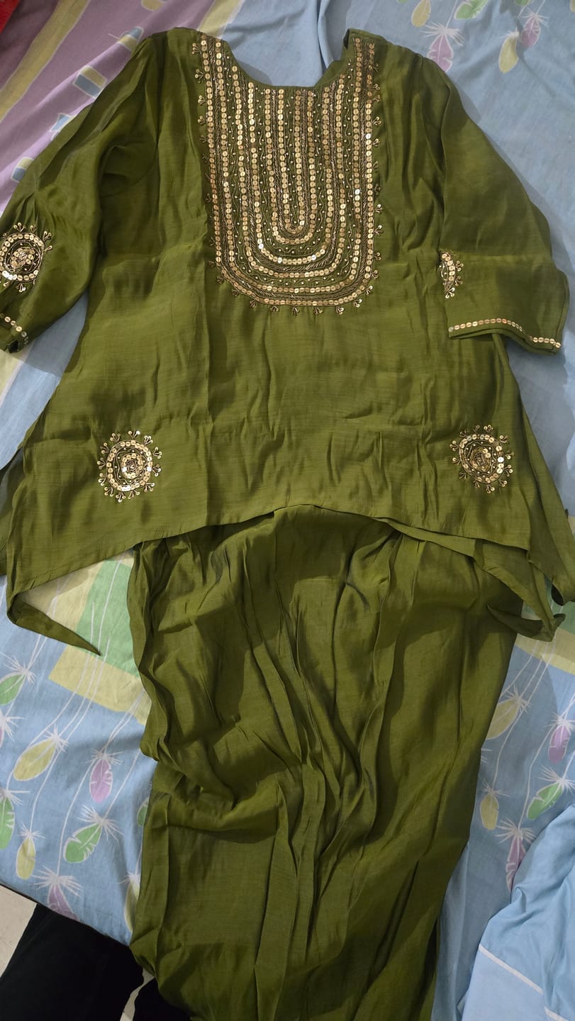 Customer photo review of “Mitri” - Two Piece set