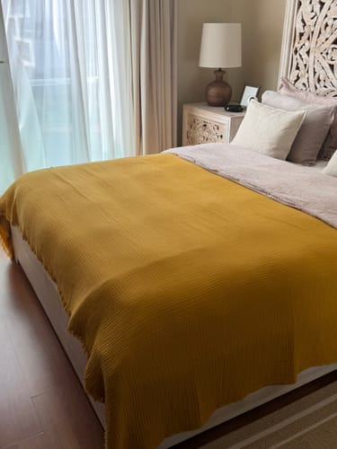 Customer photo review of Cocoon 4 Katlı Müslin Yatak Örtüsü Hardal Sarısı