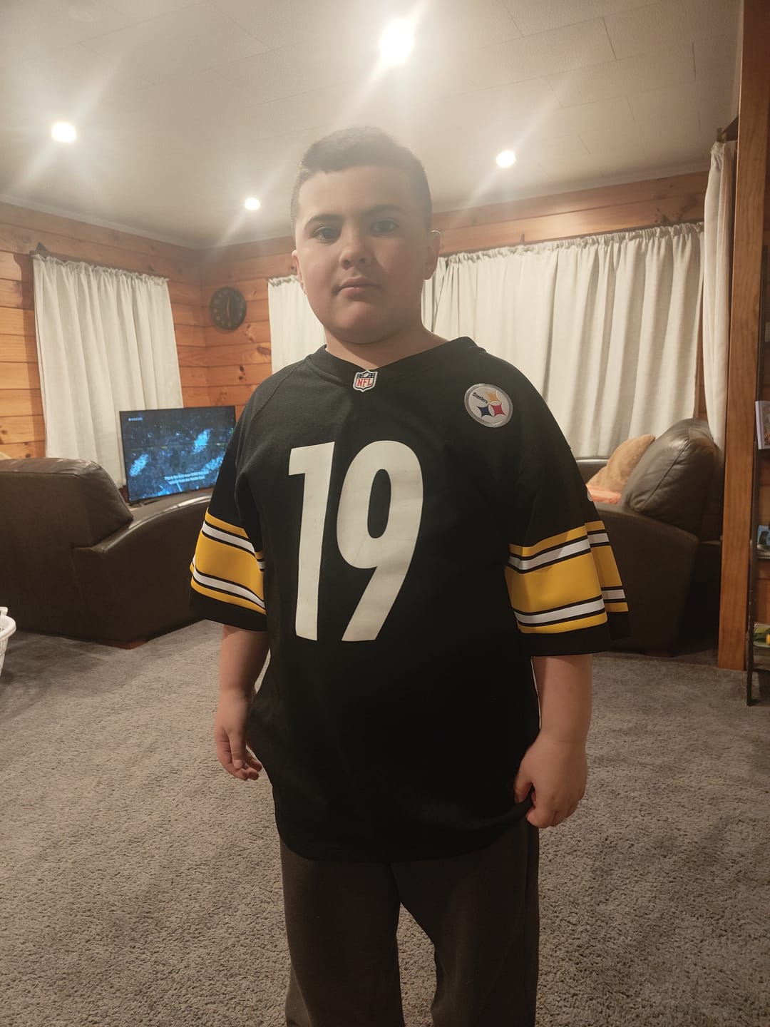 Customer photo review of Black Nike Pittsburgh Steelers JuJu Smith-Schuster NFL Jersey (18-20Y)