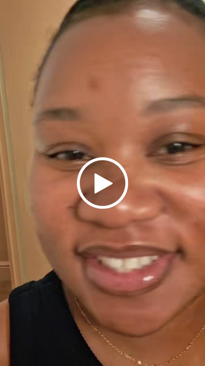 Customer video review of Bloomy Lash Kit