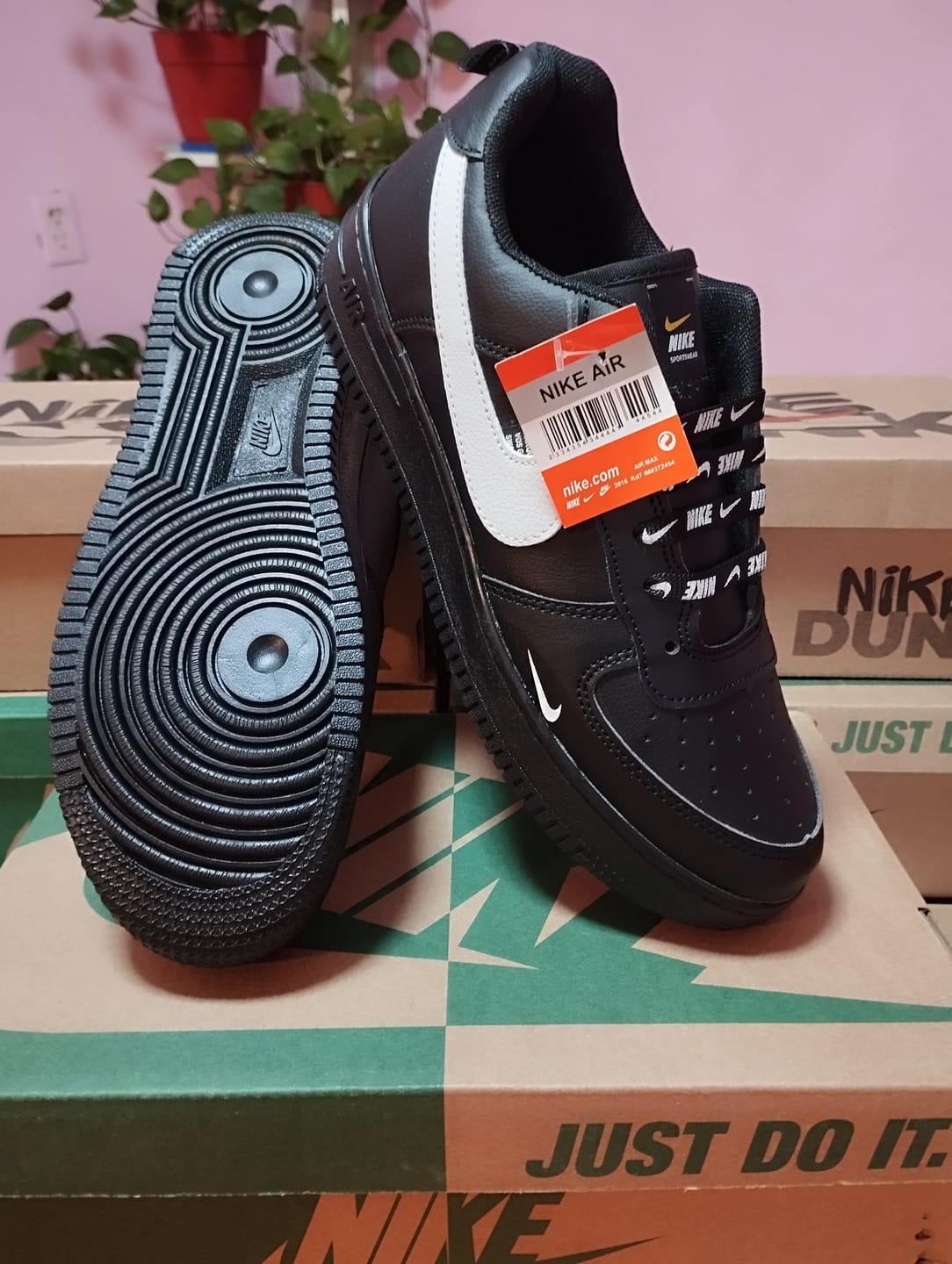 Customer photo review of Paq 6 Pares Tenis 275 Negro Blanco 25/28.5