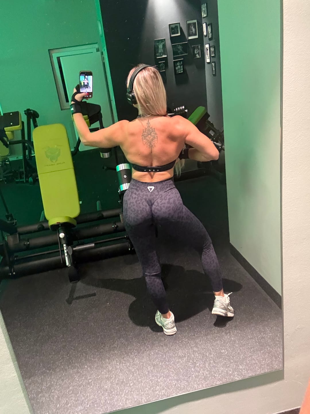 Customer photo review of MOTION SEAMLESS LEO HALTER NECK BRA V2