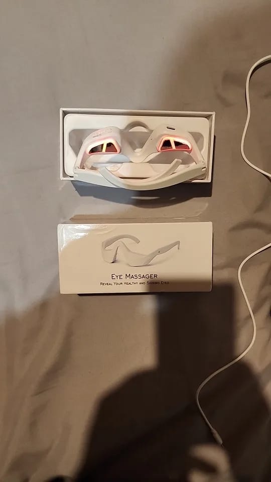 Customer photo review of Puffy Eye Massager Glasses