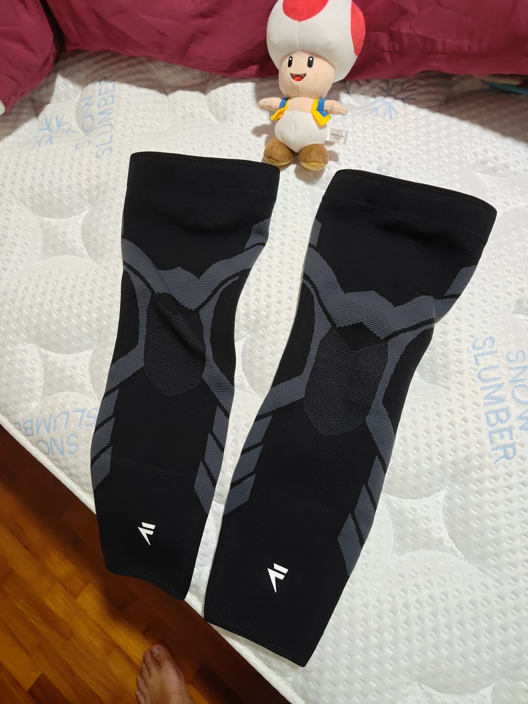 Customer photo review of Compression Sleeves V2 for Knees and Legs
